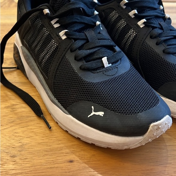 Beautiful black Pumas for kids size 5 - Picture 4 of 6